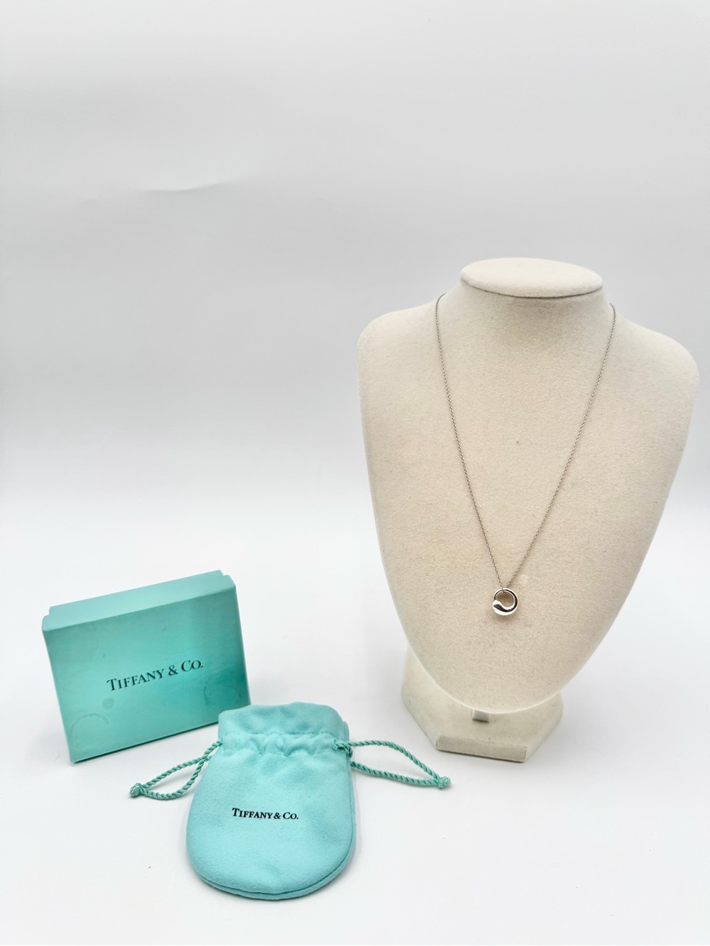 EUC Tiffany & Co. Elsa Peretti Silver Open Circle Pendant Necklace 16"
